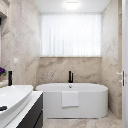 Villa Beach Front Okrug Gornji *