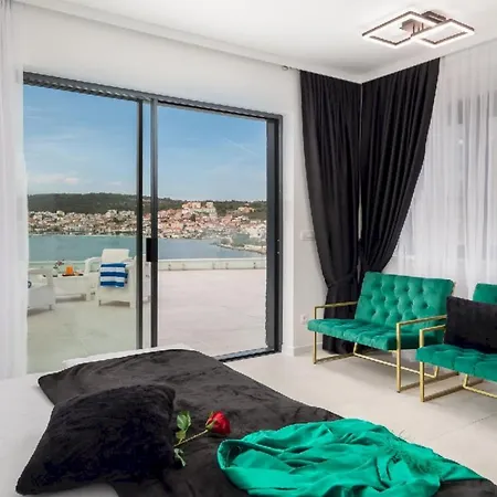 Beach Front Okrug Gornji * Trogir