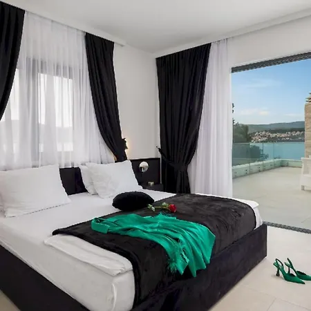 Beach Front Okrug Gornji Trogir