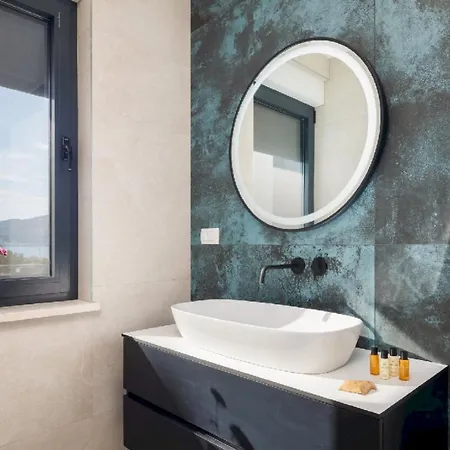 Villa Beach Front Okrug Gornji *