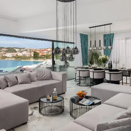 Villa Beach Front Okrug Gornji *
